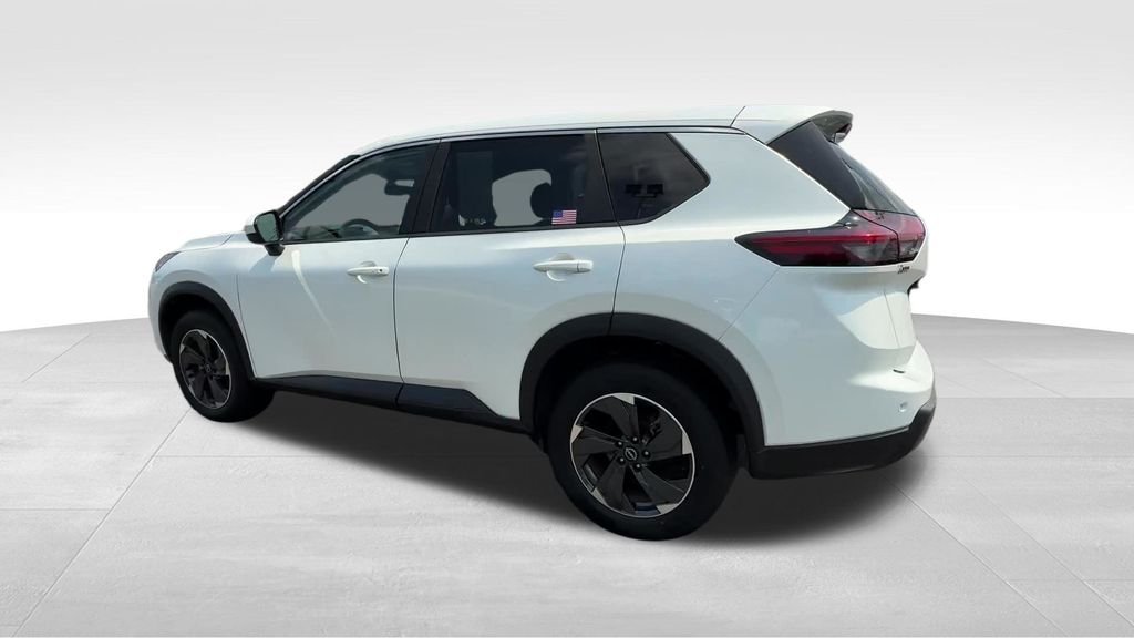 Used 2024 White Pearl Nissan SV image 4
