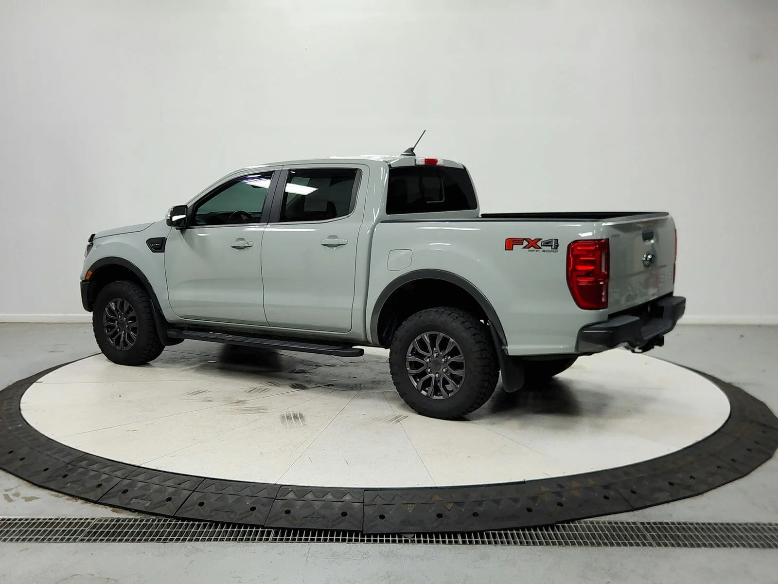 Used 2021 Cactus Green / Gray Ford Lariat image 6