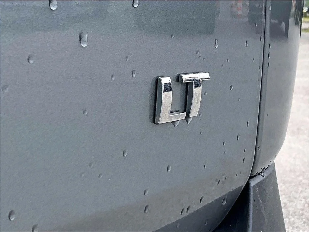 Used 2023 Gray Chevrolet LT image 9