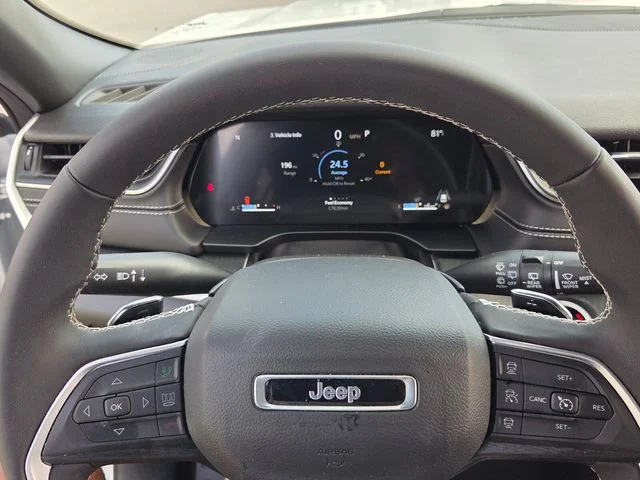 Used 2025 White Jeep Laredo image 20