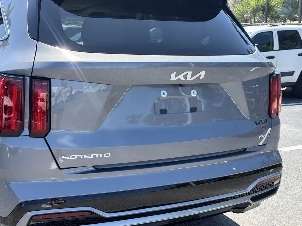 Used 2023 Silver Kia SX image 39