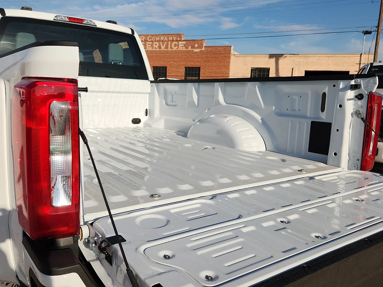 New 2027 Oxford White Ford XL image 12