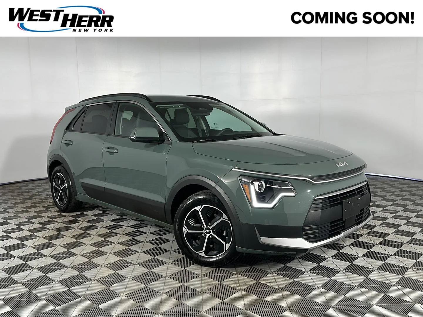 Used 2023 Cityscape Green Kia EX image 1