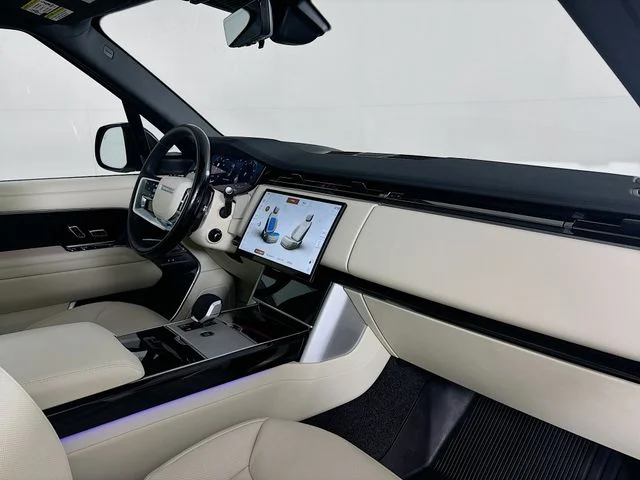 Certified Used 2025 Santorini Black Land Rover SE image 30