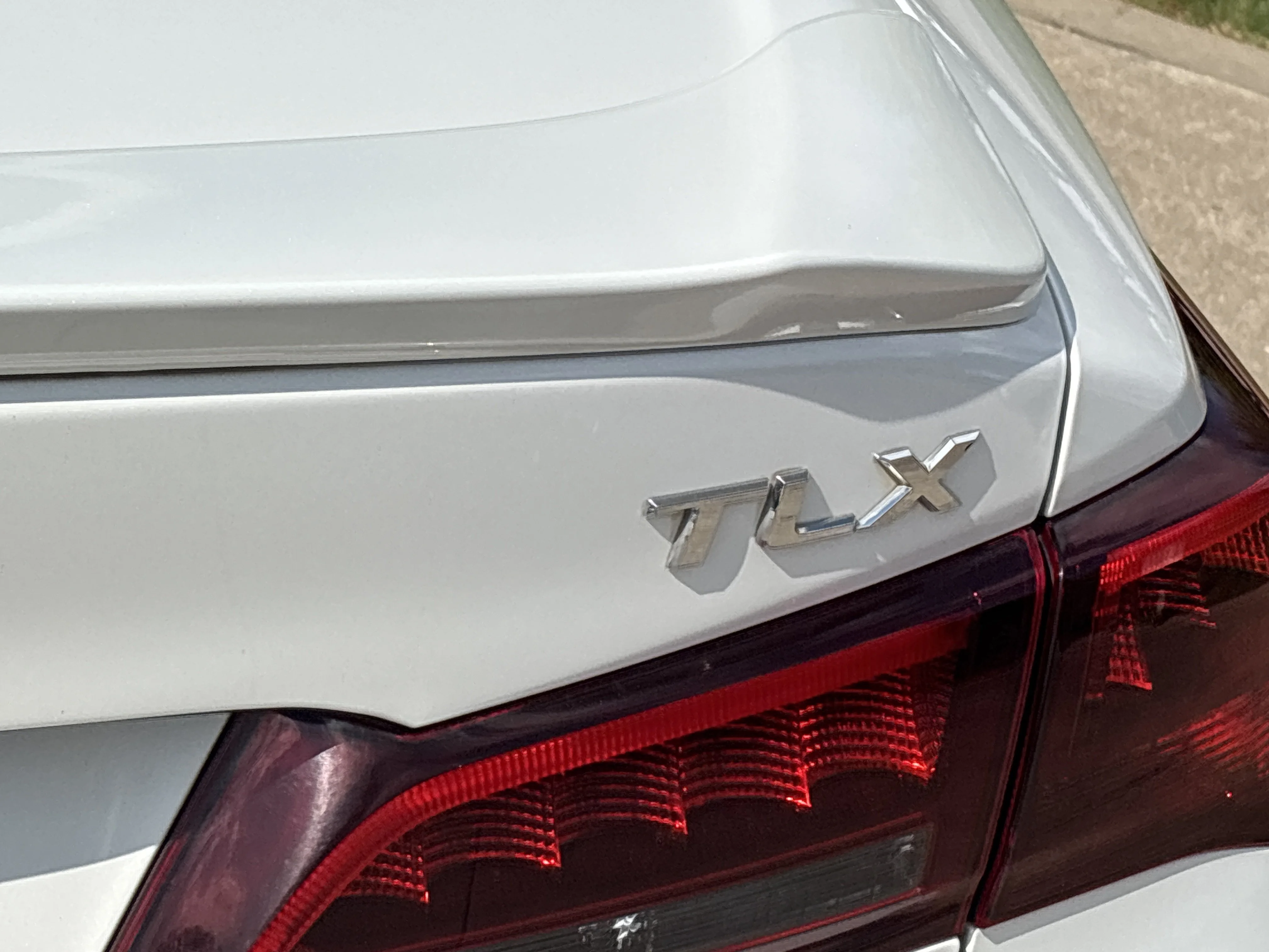Used 2015 White Acura Base image 5