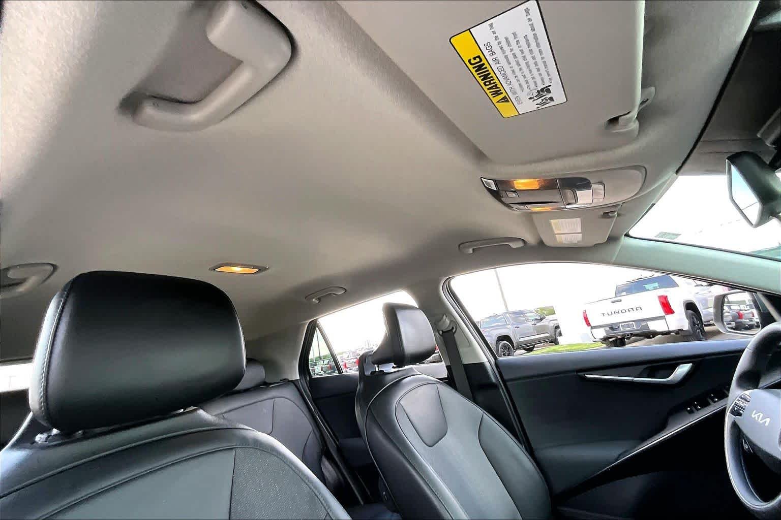 Used 2023 Cityscape Green Kia EX image 25