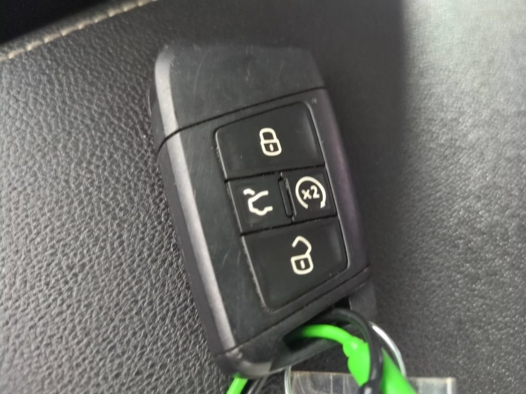 2024 Volkswagen Taos SE - Photo 46