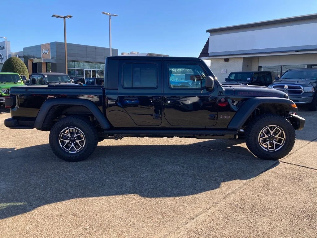 New 2026 Black Clear-Coat Exterior Paint Jeep Rubicon image 7
