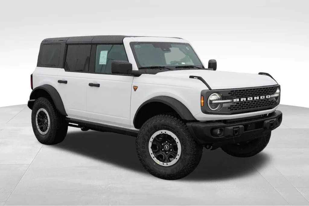 New 2026 Oxford White Ford Badlands image 1