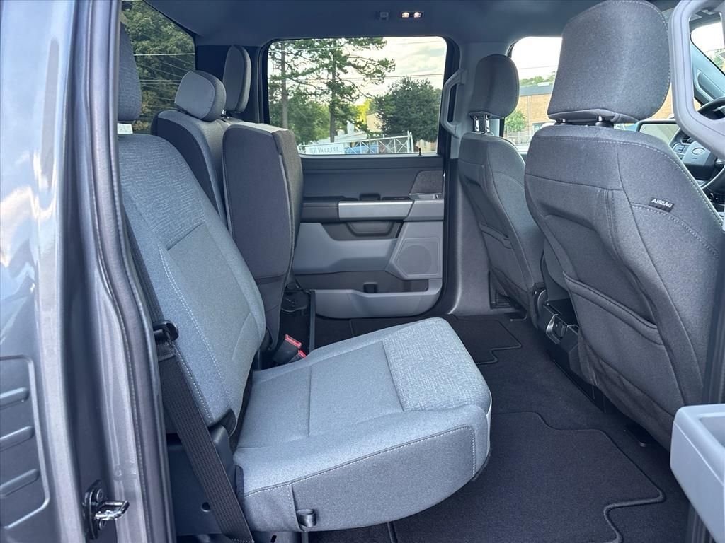 New 2026 Carbonized Gray Metallic Ford XLT image 11