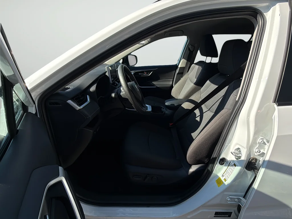 Used 2025 White Toyota XLE image 10