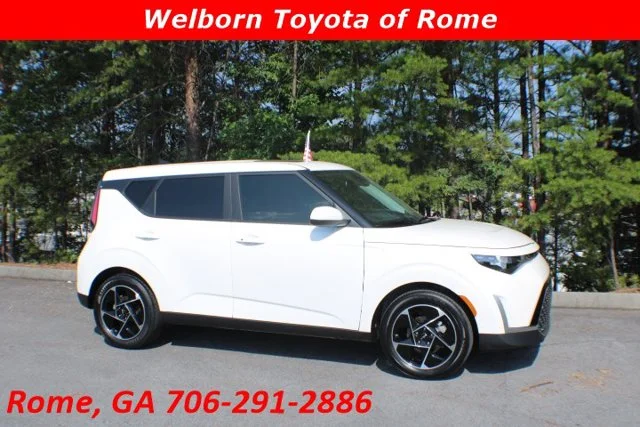 Used 2025 Snow White Pearl Kia EX image 1