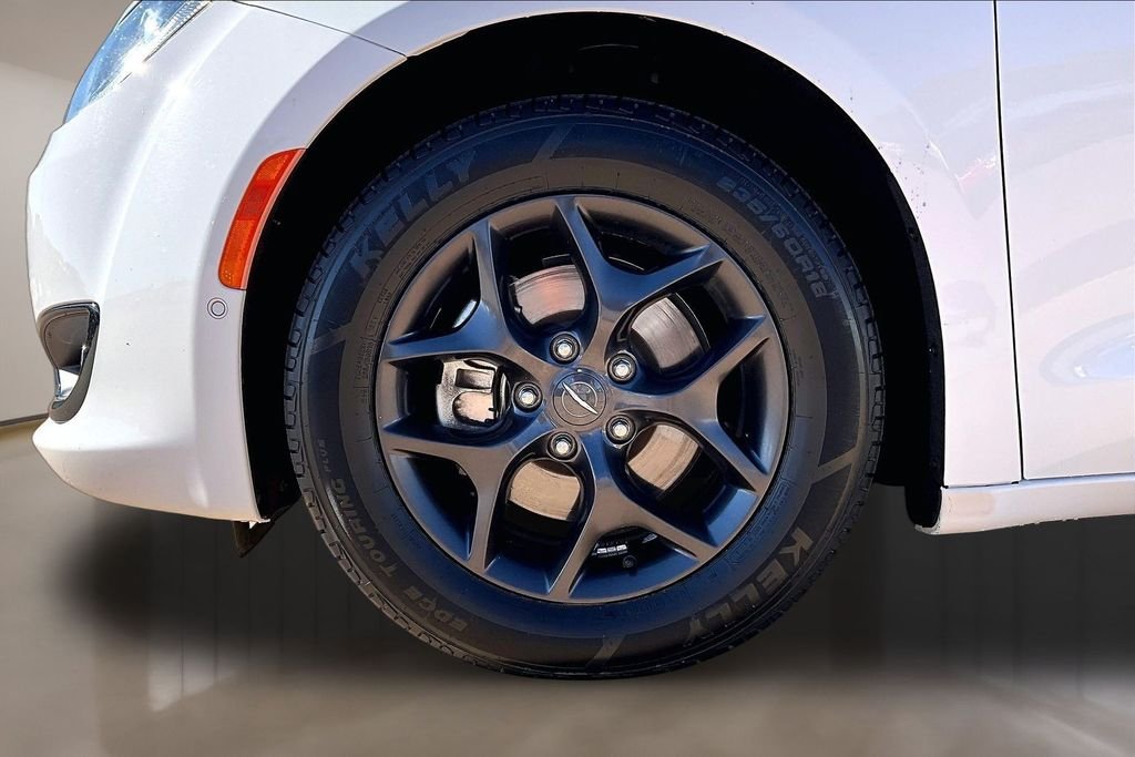 Used 2020 White Chrysler Touring L Plus image 8