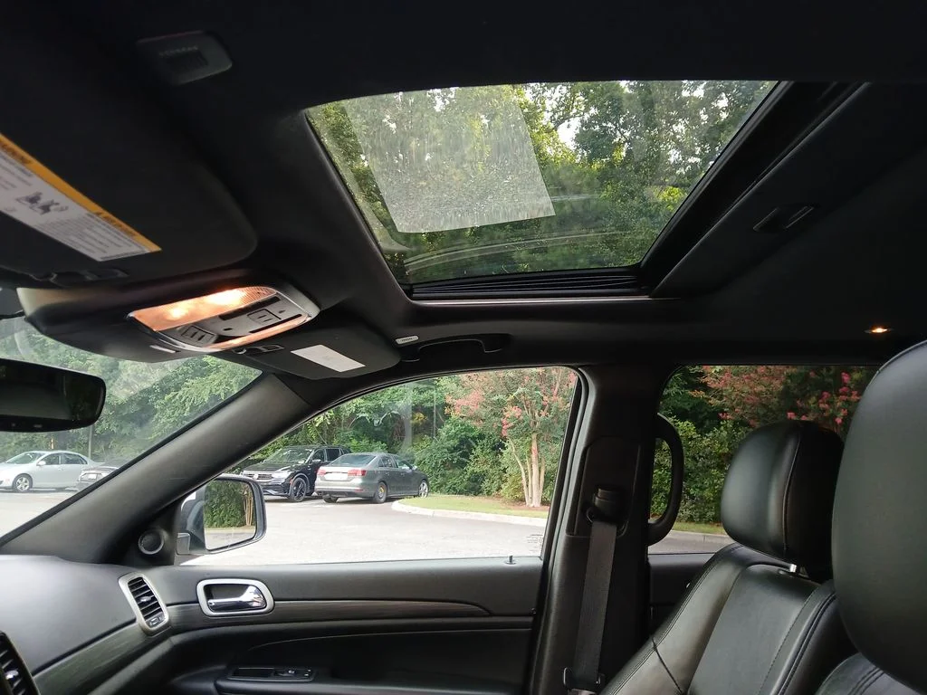 Used 2020 White Jeep Altitude image 42