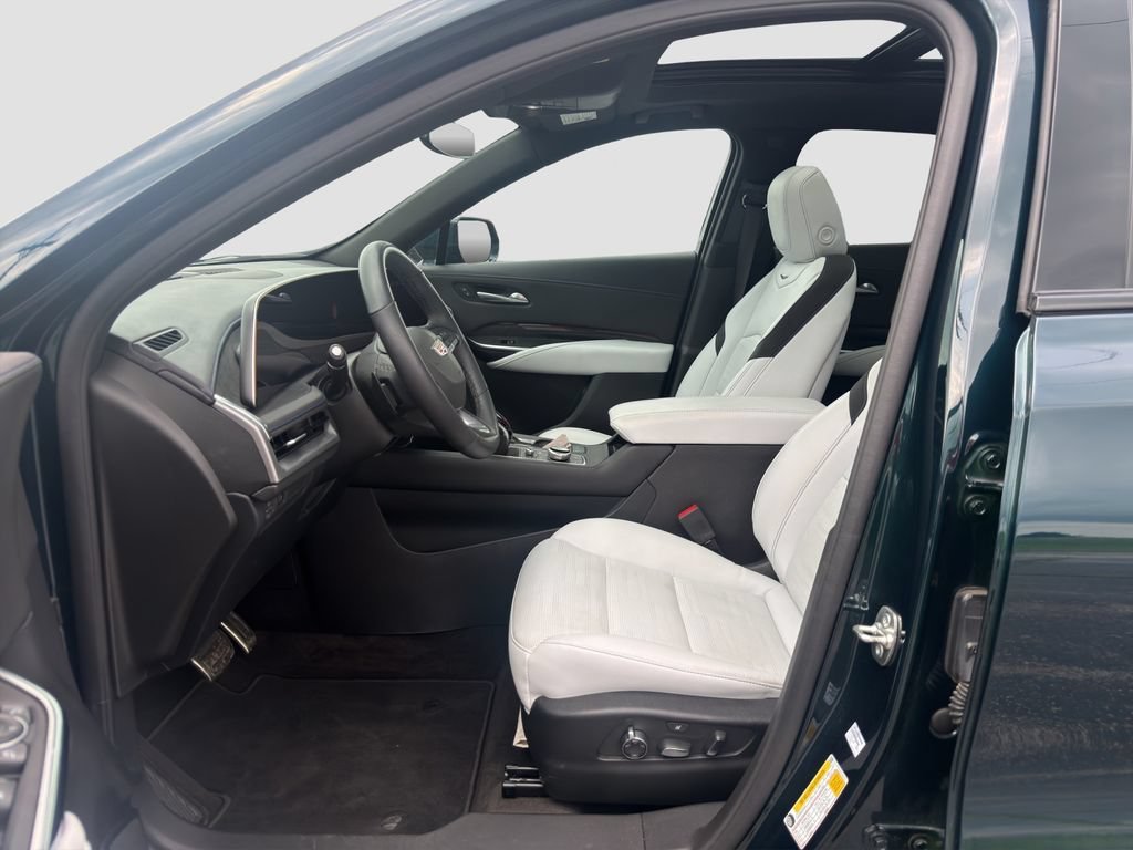 2025 Cadillac XT4 Sport - Photo 9