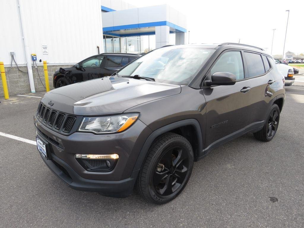Used 2019 Granite Crystal Metallic Clear Jeep Altitude image 11