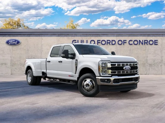 New 2027 Oxford White Ford XLT image 5