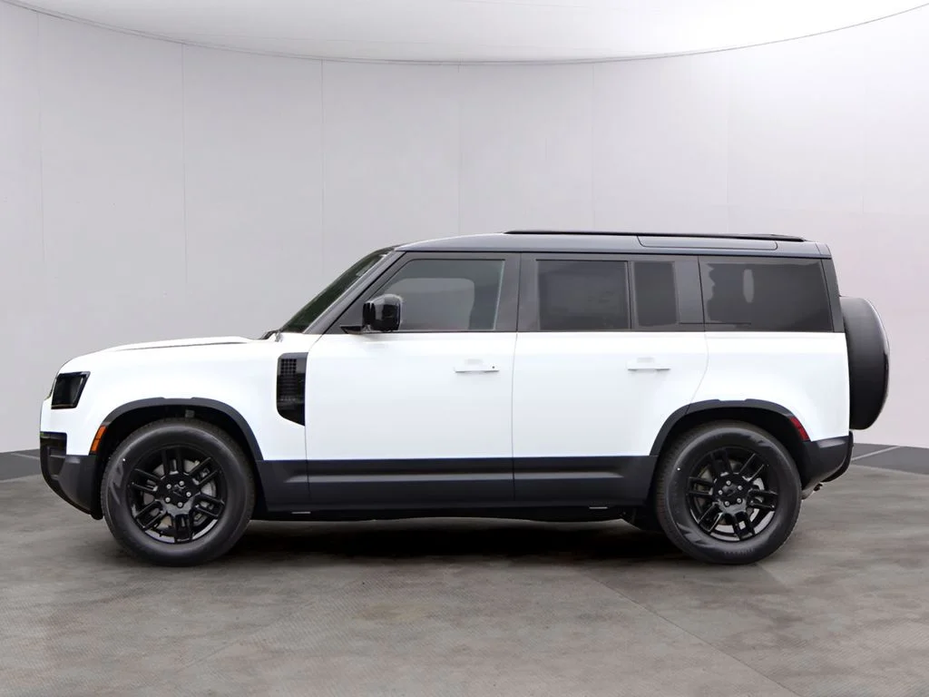 New 2026 Fuji White Land Rover S image 4