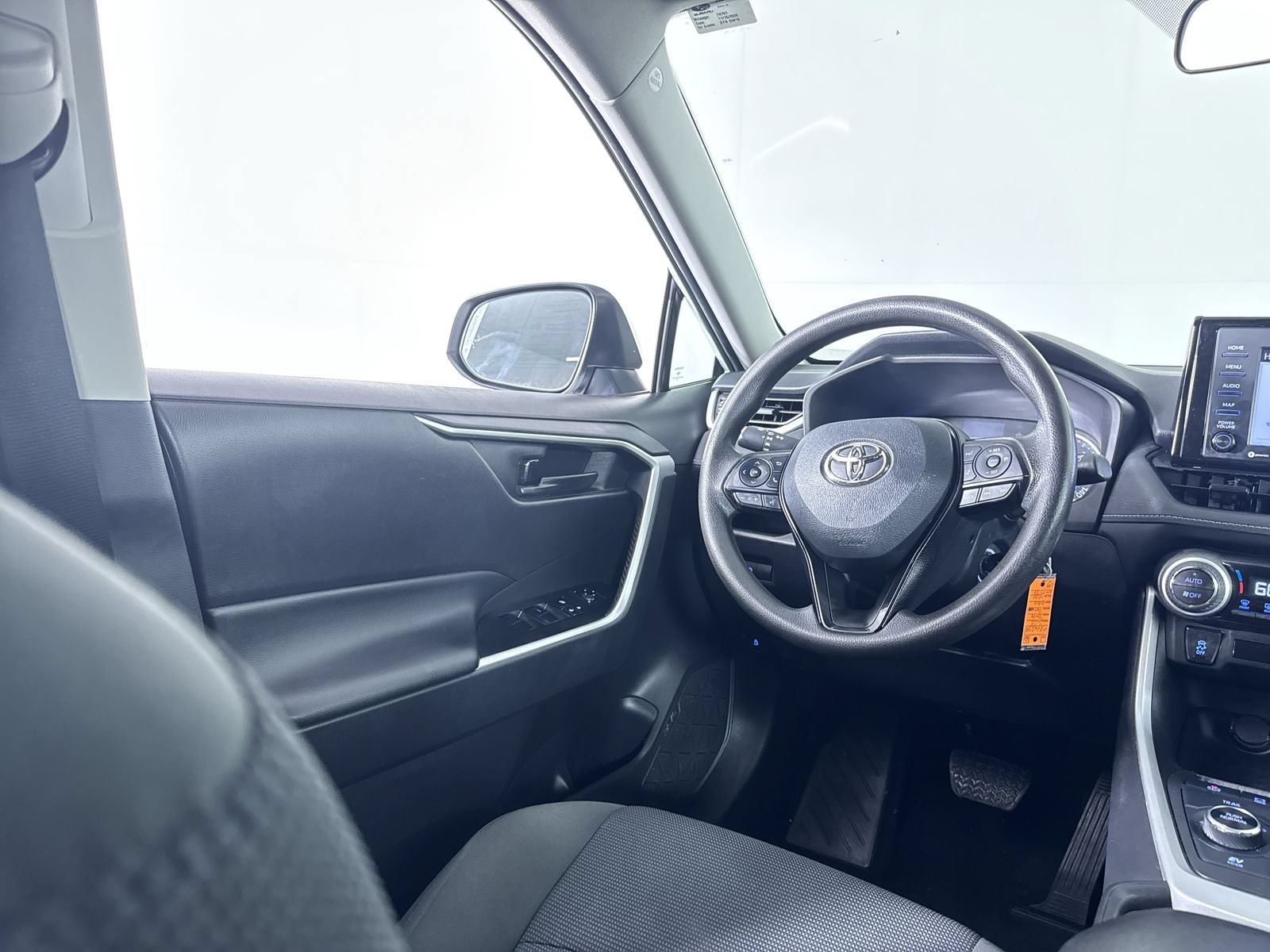 Used 2022 White Toyota Hybrid LE image 15