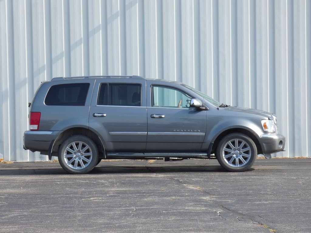 Used 2008 Chrysler Aspen Limited with VIN 1A8HW58248F147847 for sale in Trenton, MO