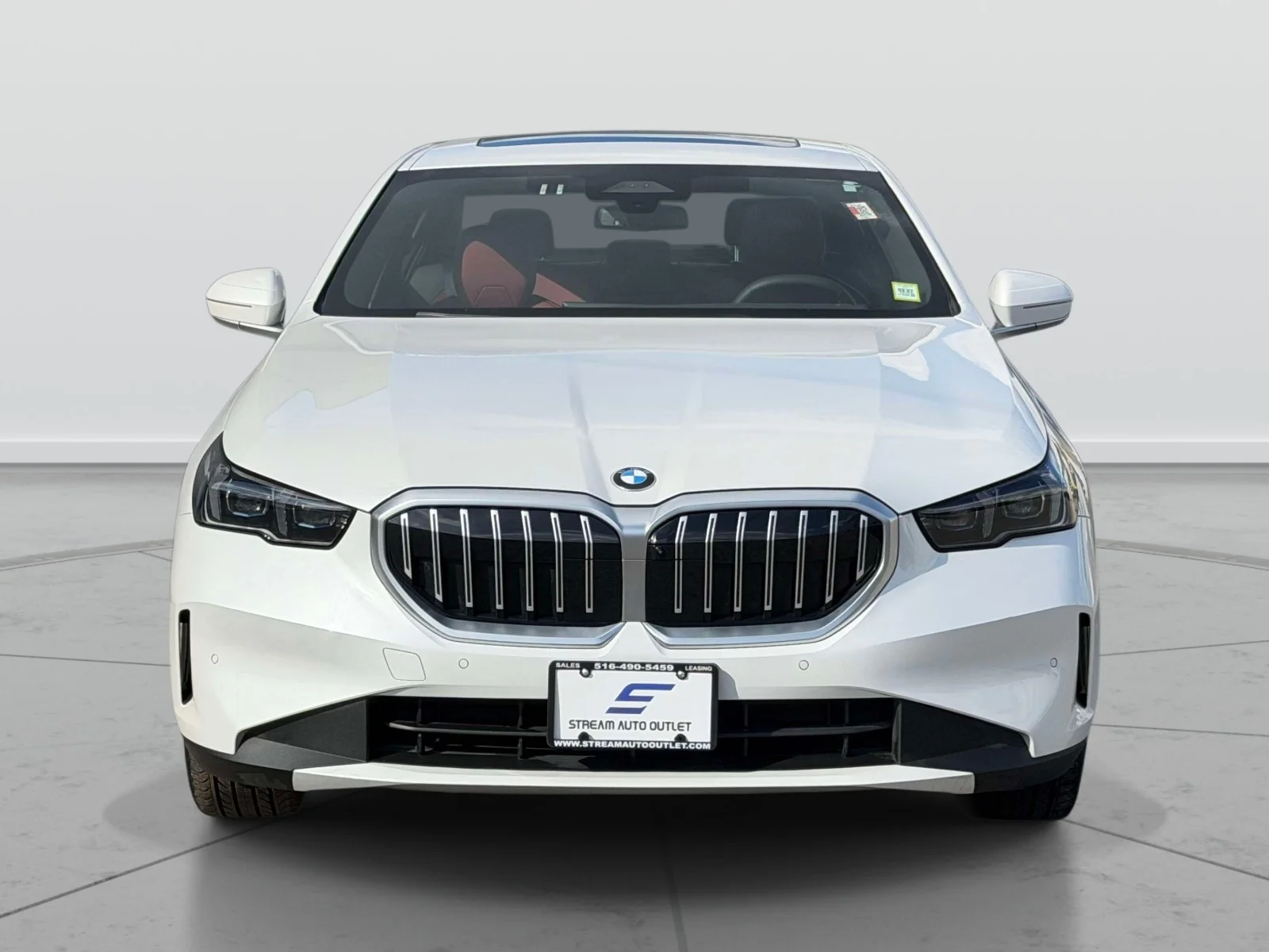 Used 2026 White BMW 530i xDrive image 2