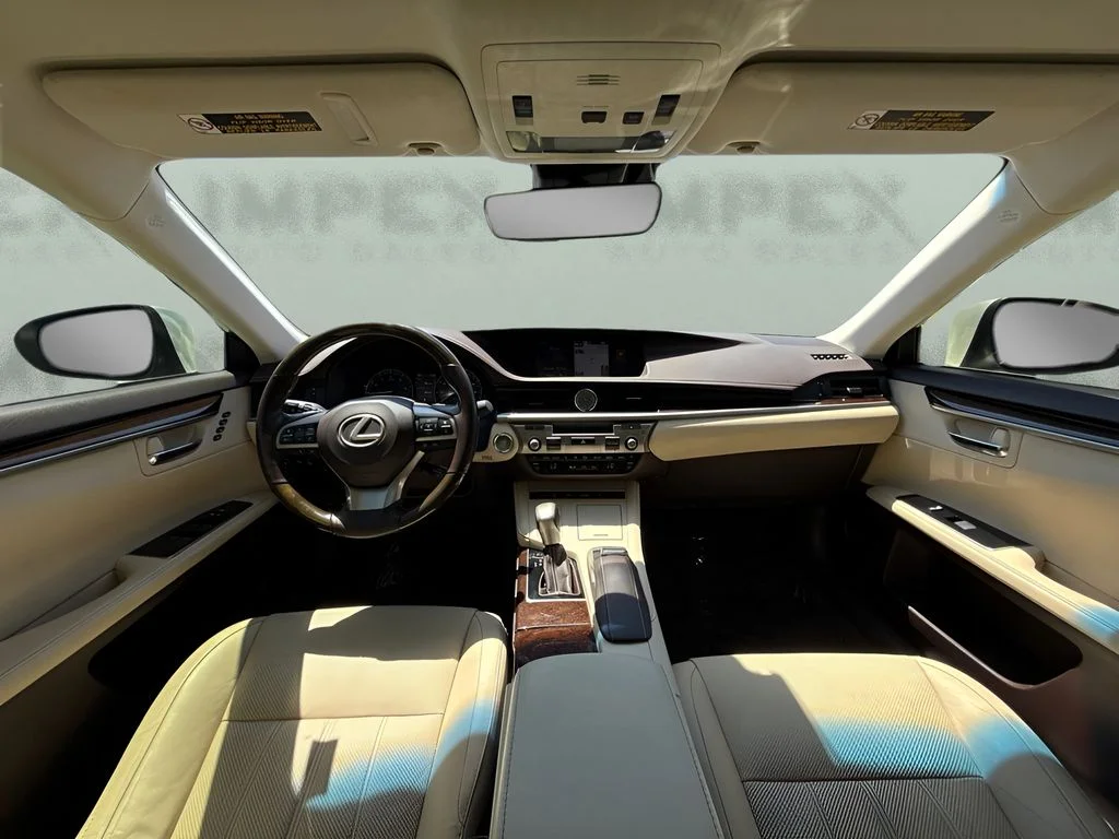 Used 2016 White Lexus 350 image 13