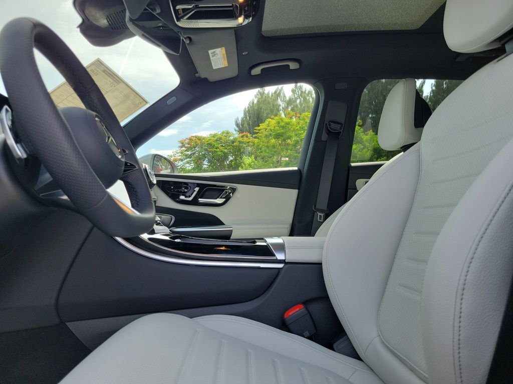 New 2027 MANUFAKTUR Alpine Grey Mercedes-Benz GLC 300 image 19