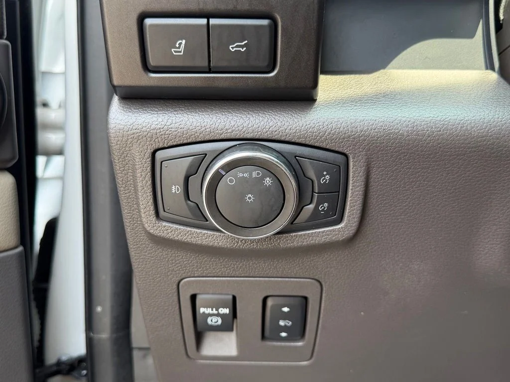 Used 2020 White Ford Limited image 32