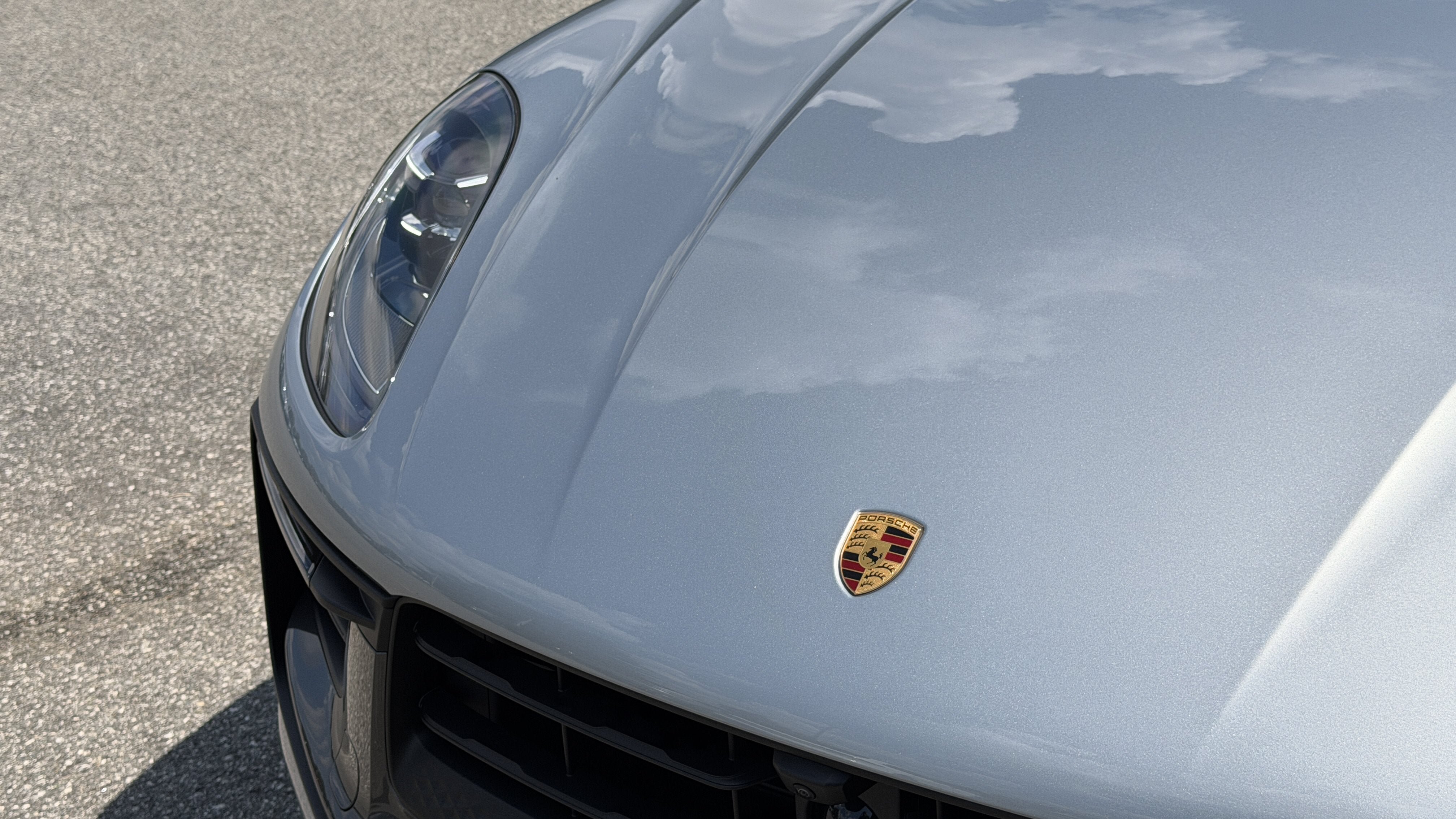 Used 2026 Dolomite Silver Metallic Porsche T image 18