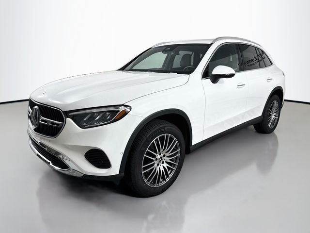 Used 2025  Mercedes-Benz GLC 300 image 3