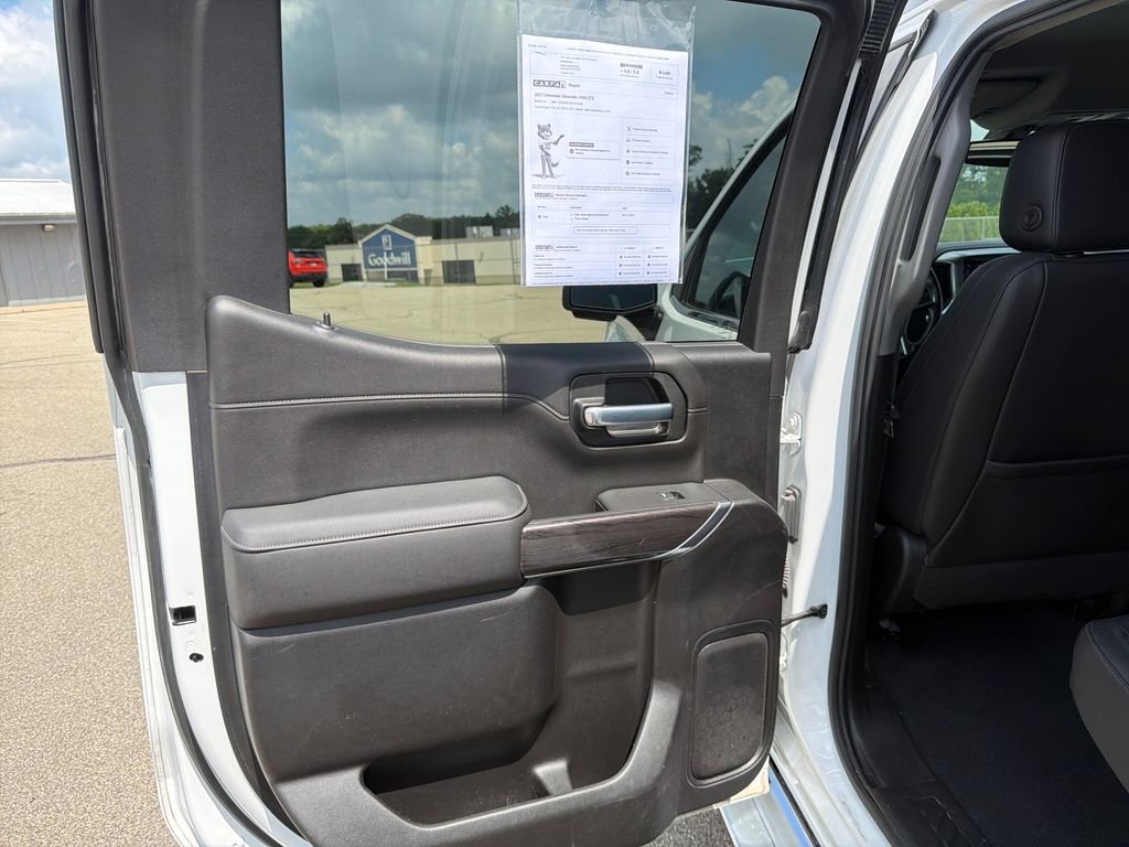 Used 2021 White Chevrolet LTZ image 13