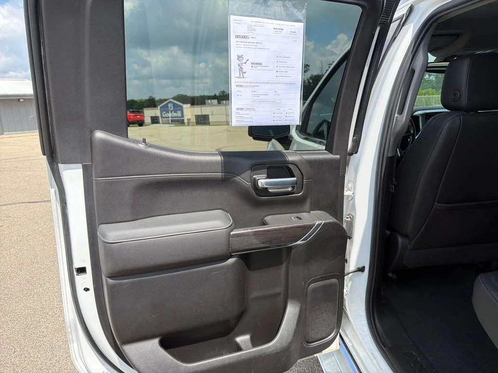 Used 2021 White Chevrolet LTZ image 13
