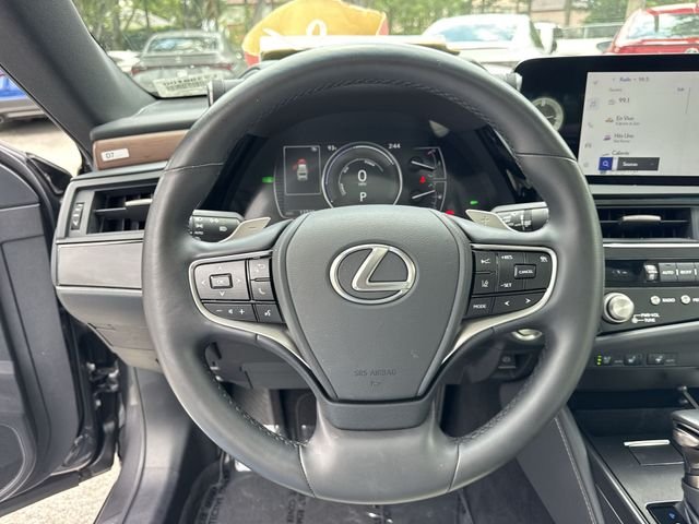 2025 Lexus ES Hybrid 300h - Photo 14