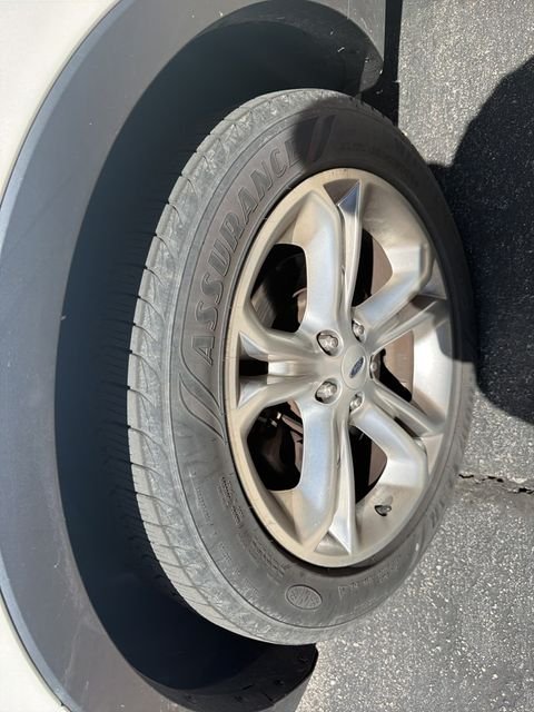Used 2015 White Platinum Clearcoat Metallic Ford Limited image 5