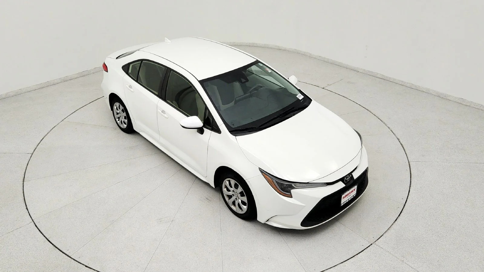Used 2022 White Toyota LE image 15