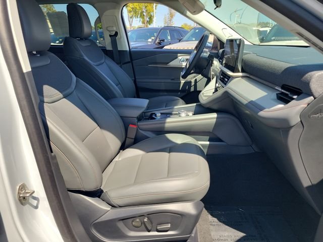 New 2026 Space White Metallic Ford Active image 17