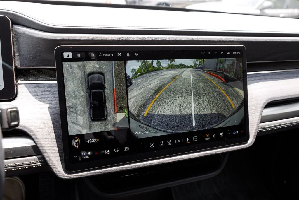 Used 2025  Rivian Adventure Dual Motor Large Pack image 33