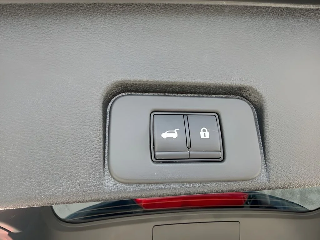 Used 2023 Black Nissan Platinum image 21