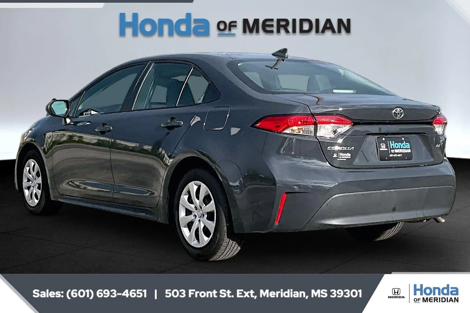 Used 2025 Underground Toyota LE image 2