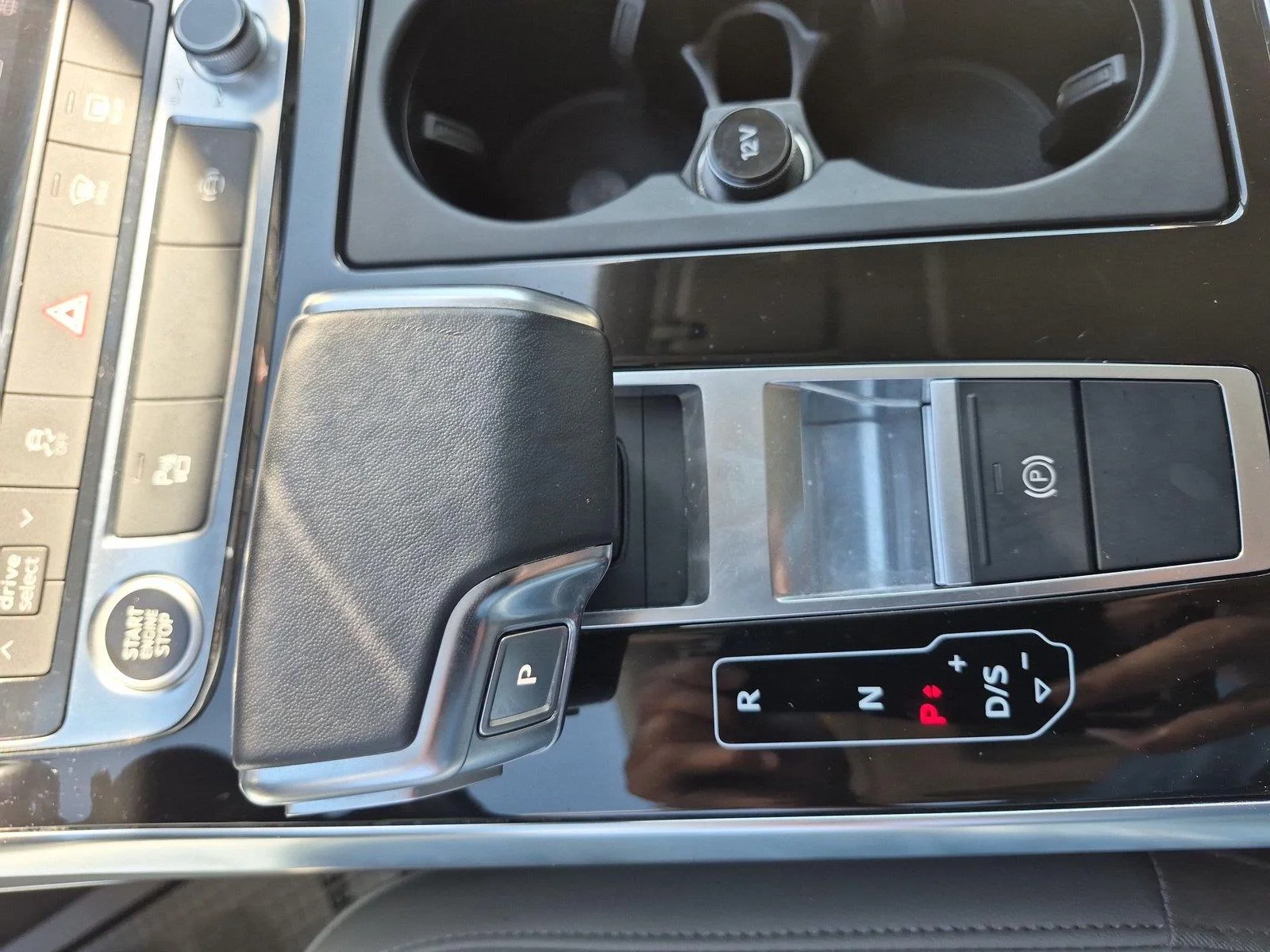 Used 2022 Florett Silver Metallic Audi Premium Plus image 26