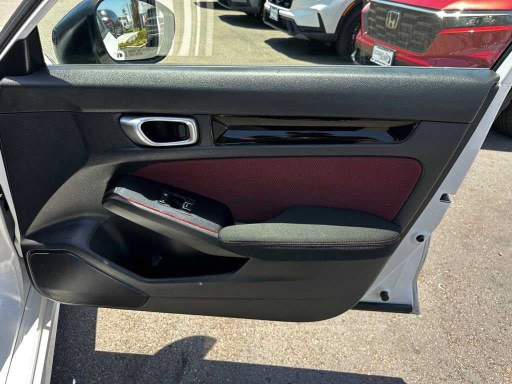 Used 2024  Honda Base image 16