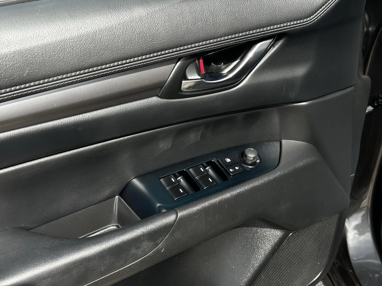 Used 2018 Machine Gray Metallic Mazda Touring image 9