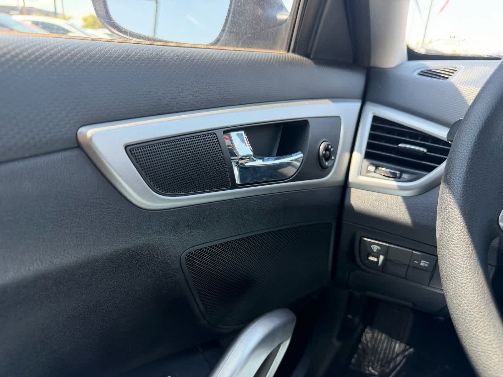 Used 2015 Triathlon Gray Metallic Hyundai  image 12