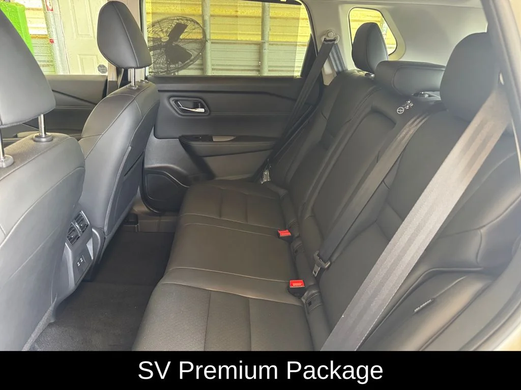 Used 2025 White Nissan SV image 18