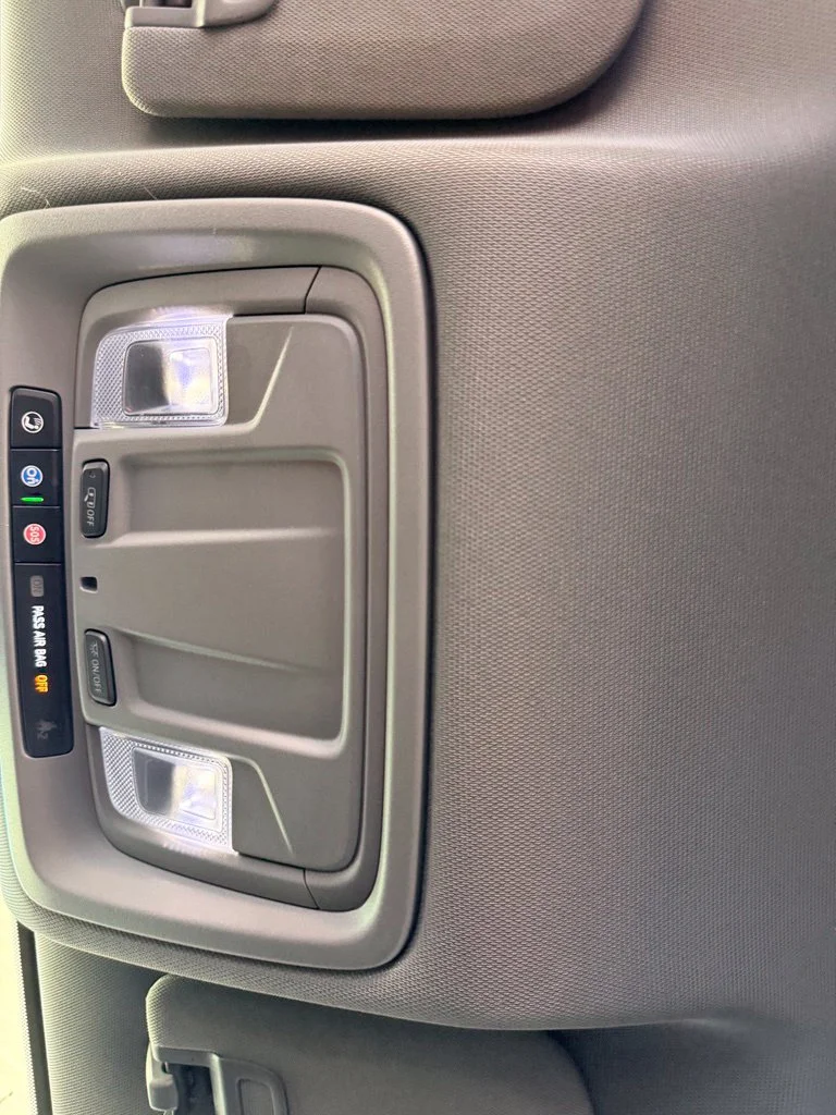 Used 2023 White GMC Elevation image 25