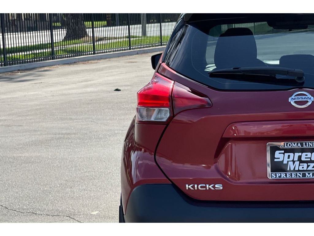 Used 2018 Cayenne Red/Super Black Nissan SR image 44