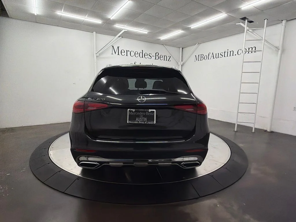 New 2027 Gray Mercedes-Benz GLC 300 image 6
