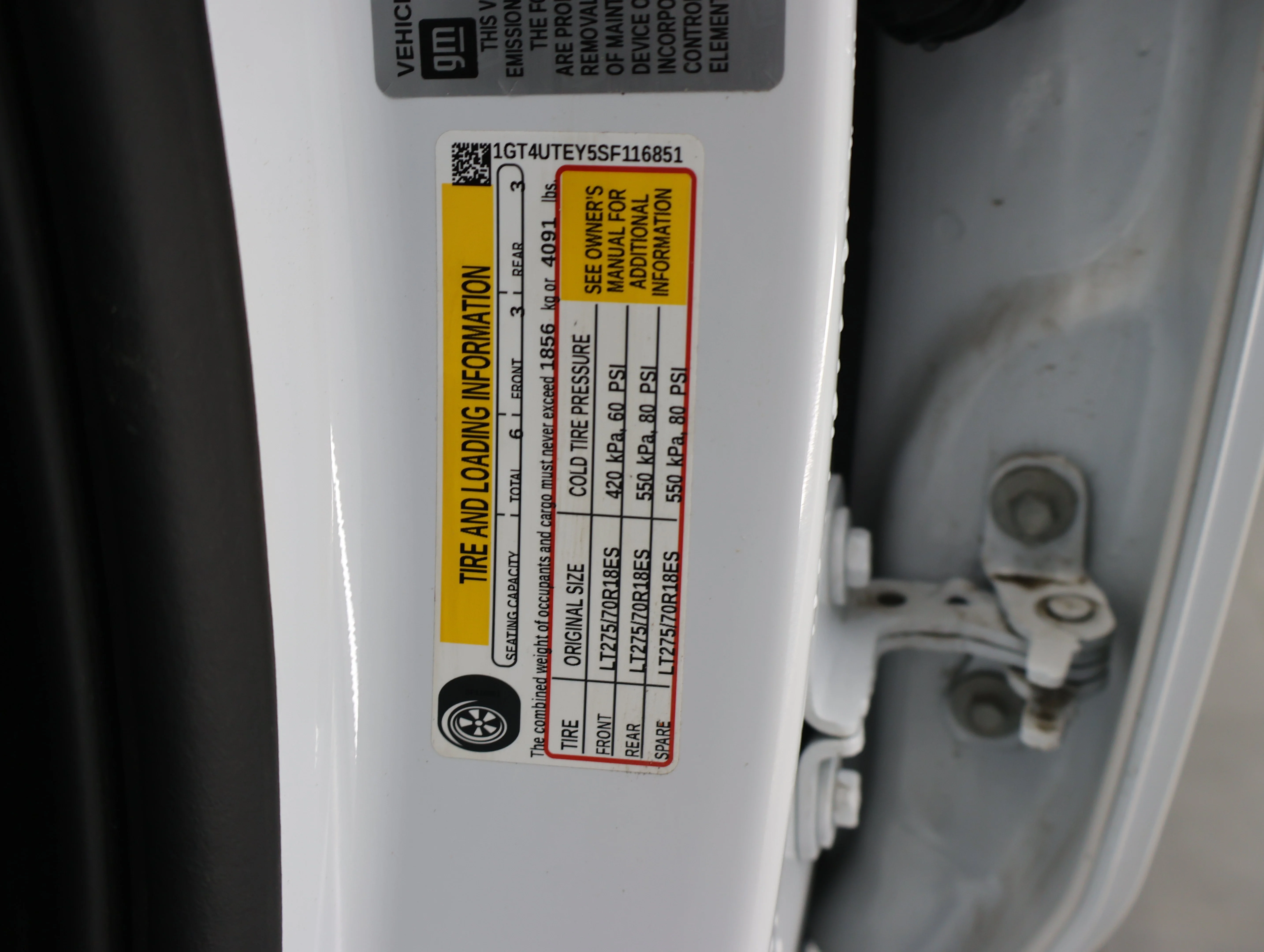 Used 2025 Summit White GMC SLE image 61