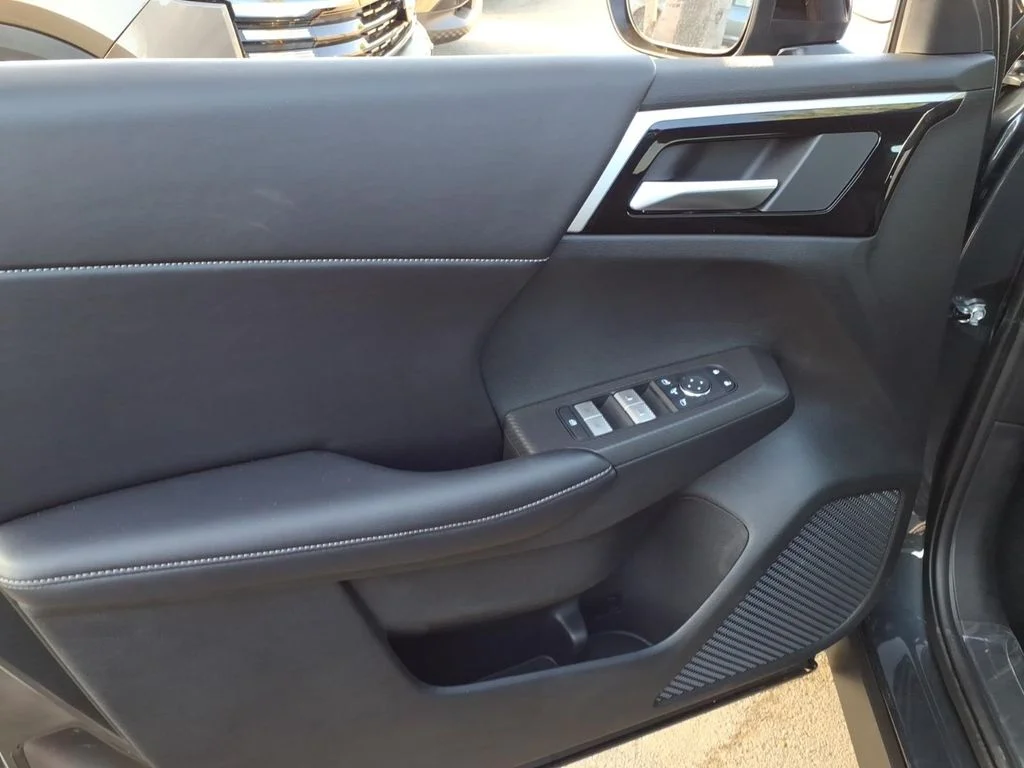 New 2026 Gray Nissan SL image 15