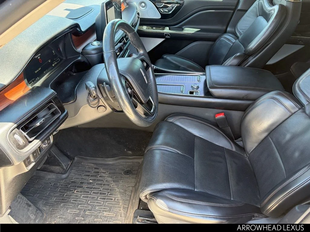 Used 2021 Black Lincoln Reserve image 12